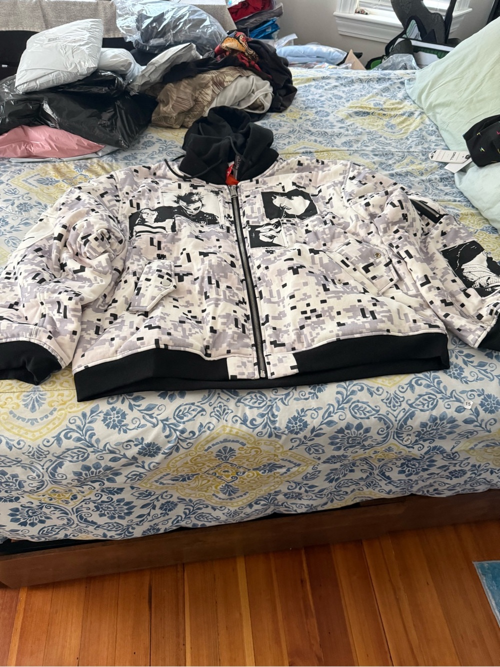 Lost Intricacy Pixel-Print Hooded Puffer Jacket in Black & White